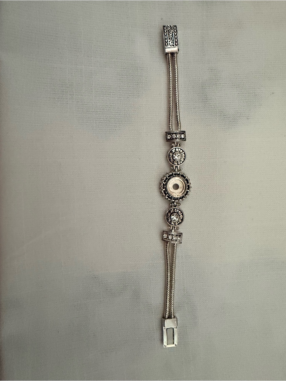 Silver Tone Decorative Snap Bracelet